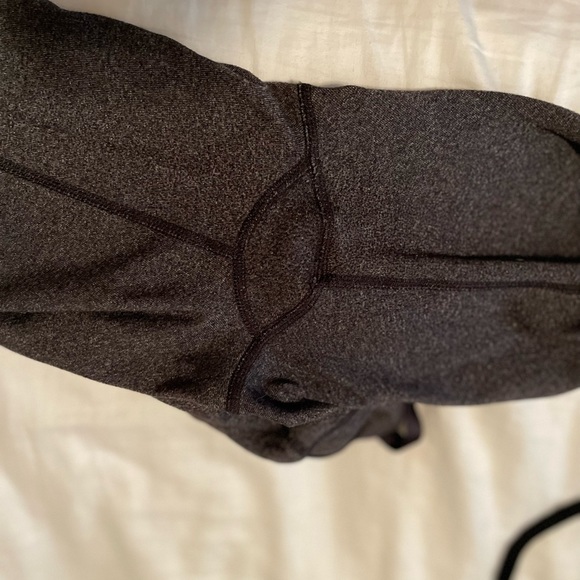 High rise Gray Lululemon leggings with pockets! Size 4, with string ties. - Picture 9 of 9